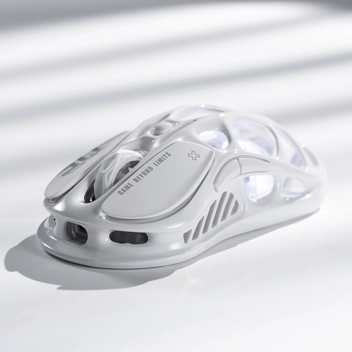 Mercury M2 Opal White Gaming Mouse 26,000 DPI PAW3395 88g Tri-Mode