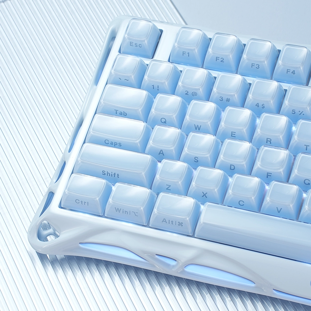 Mercury K1 – Eisblau