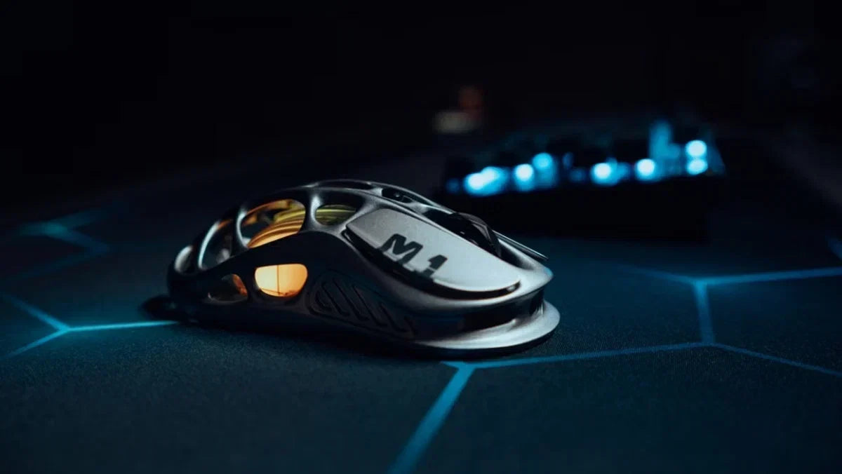GravaStar kabellose Gaming-Maus beim Polling-Rate-Test zur Erklärung von 8000Hz Abtastrate und Latenz im E-Sport