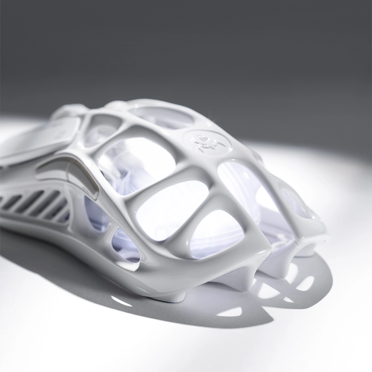 Mercury M2 – Opalweiß