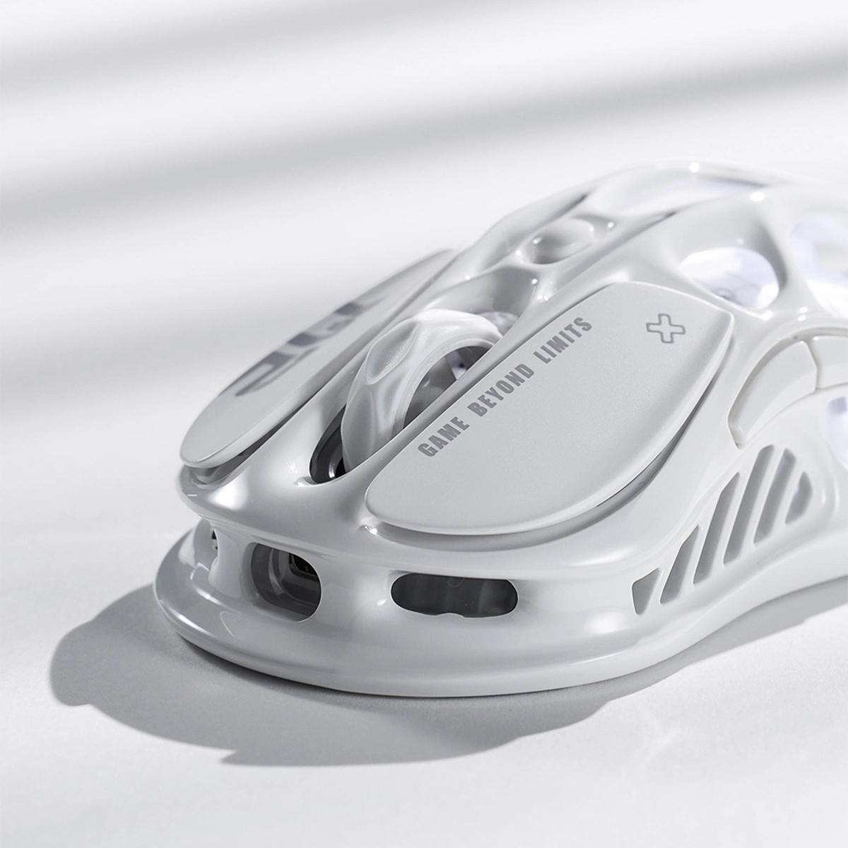 Mercury M2 – Opalweiß