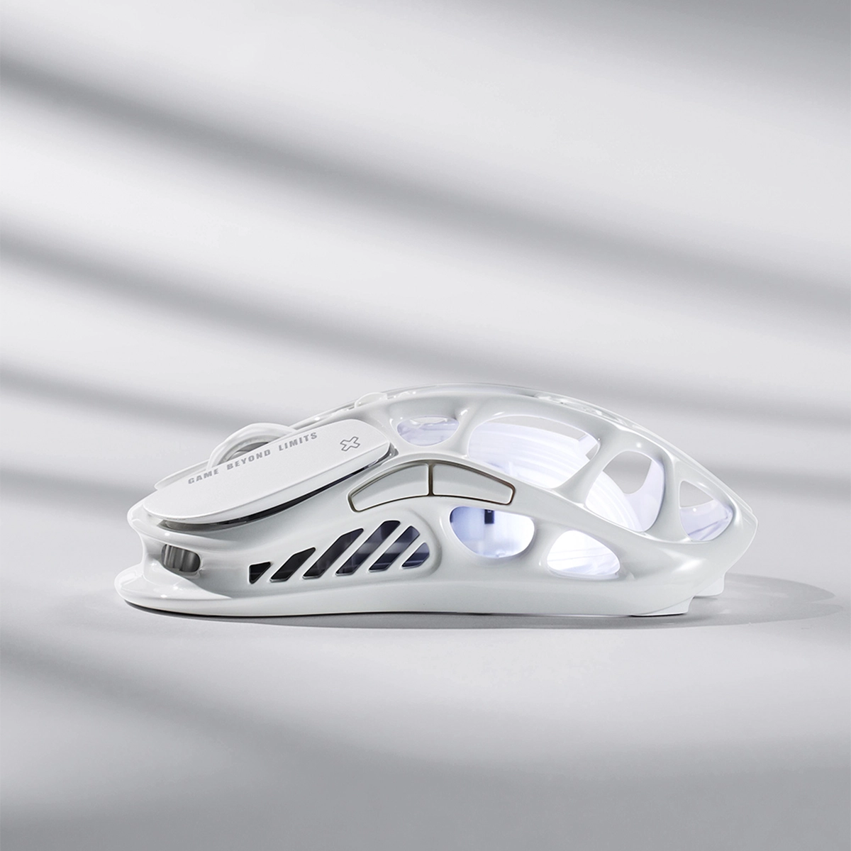 Mercury M2 – Opalweiß